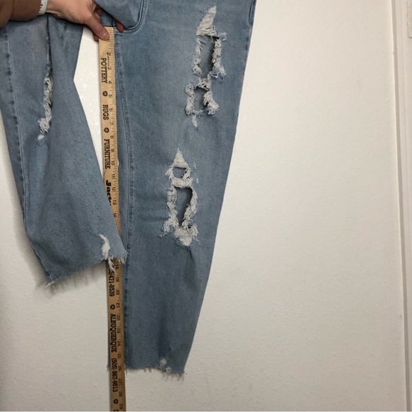 Hollister Ultra High Rise Vintage Straight Frayed Distressed Jeans 9 Short / 29 - Picture 9 of 12